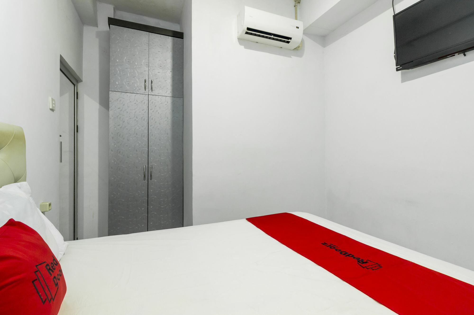 Hotel Reddoorz Near Gajah Mada Plaza 2 Yakarta Exterior foto